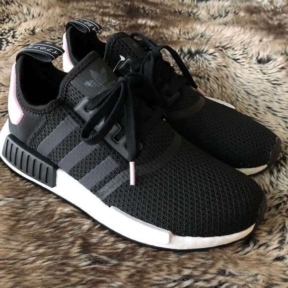 adidas nmd r1 womens black pink